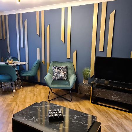 Stunning 2 Bed House Near Coastal Path/Lake/Beach Llanelli Buitenkant foto