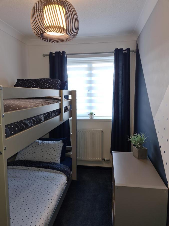 Stunning 2 Bed House Near Coastal Path/Lake/Beach Llanelli Buitenkant foto