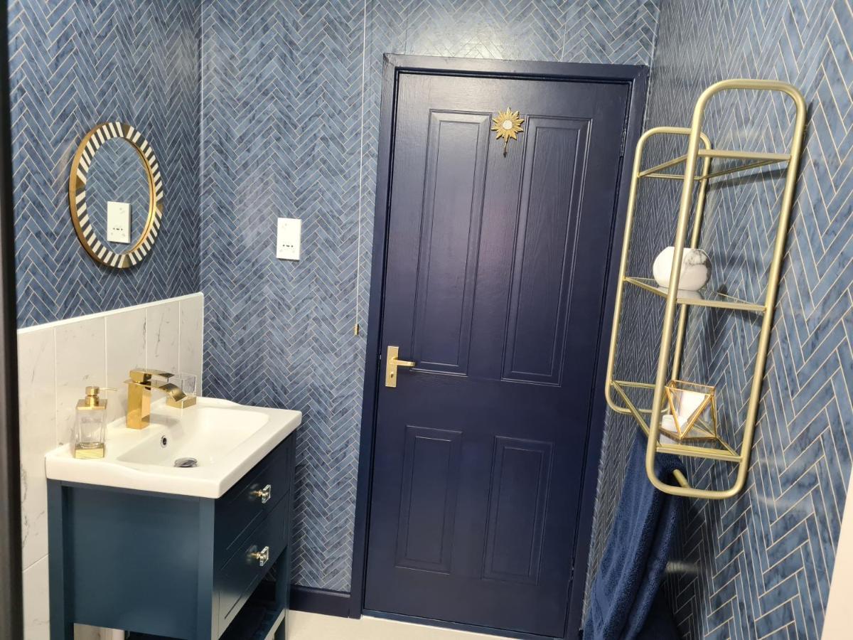 Stunning 2 Bed House Near Coastal Path/Lake/Beach Llanelli Buitenkant foto