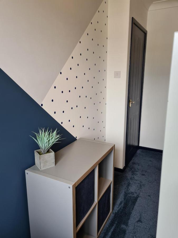 Stunning 2 Bed House Near Coastal Path/Lake/Beach Llanelli Buitenkant foto
