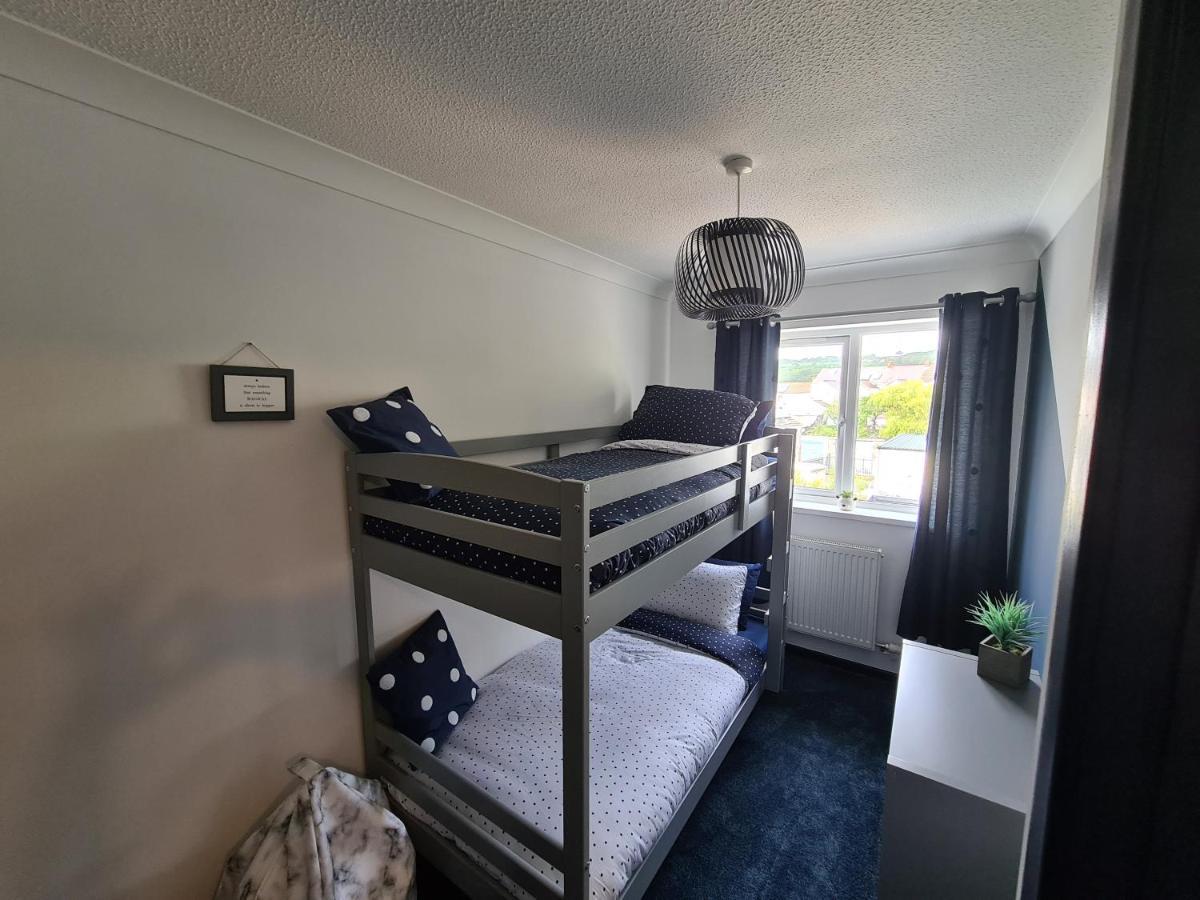 Stunning 2 Bed House Near Coastal Path/Lake/Beach Llanelli Buitenkant foto
